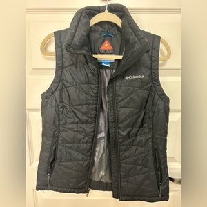 Women’s black Columbia outdoor vest